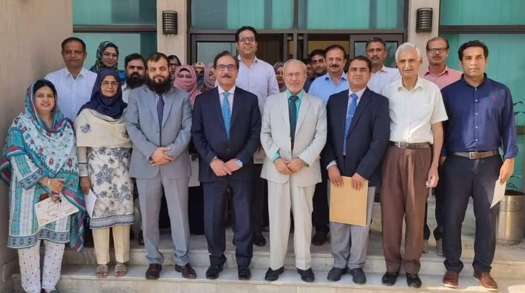 CEMB Researchers' Dedication to Developing High-Yield Cotton Varieties Recognized by Vice-Chancellor University of the Punjab and Chaiman Pakistan Science Foundation