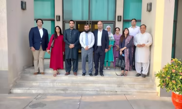 Gourmet Company and CEMB Explore Collaborative Opportunities in Biotechnology