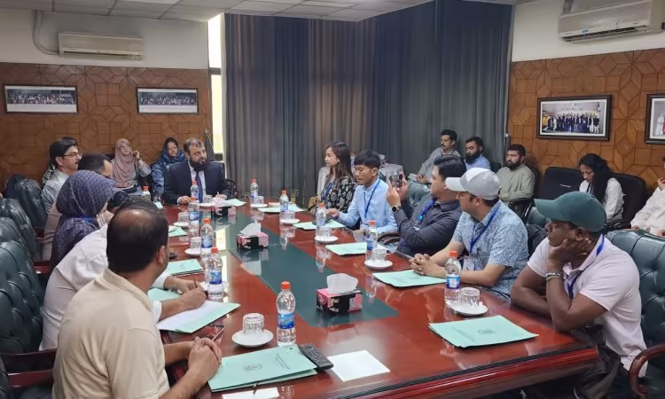 An international delegation of researchers from Indonesia, Malaysia, Philippines, Sudan, Egypt, Lebanon, and Sri Lanka, hosted by NIBGE, visited CEMB