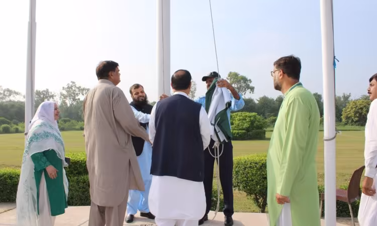 Flag Hoisting Ceremony Held at CEMB on 77th Independence Day