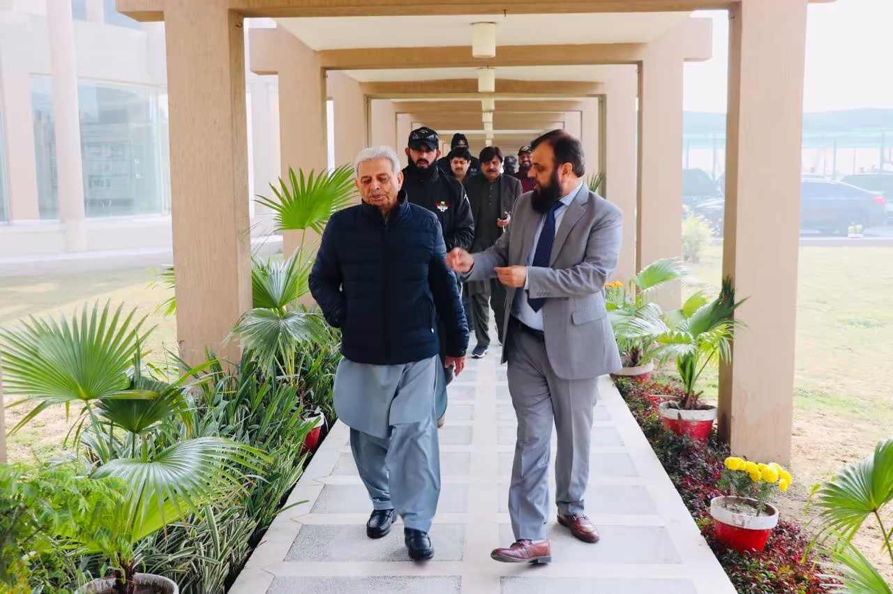 Federal Minister Rana Tanveer Hussain Visits PU-CEMB Laboratories