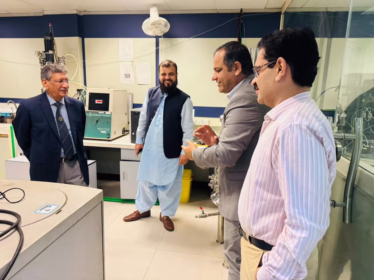 Prof. Dr. M. Aslam Baig (H.I, S.I, T.I), Secretary General of Pakistan Academy of Sciences, Visits CEMB-Punjab University to Review Ongoing PAS-Funded Projects