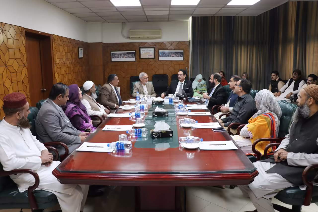 State Minister for Economic Affairs, Bangladesh, Visits Centre of Excellence in Molecular Biology (CEMB), University of the Punjab