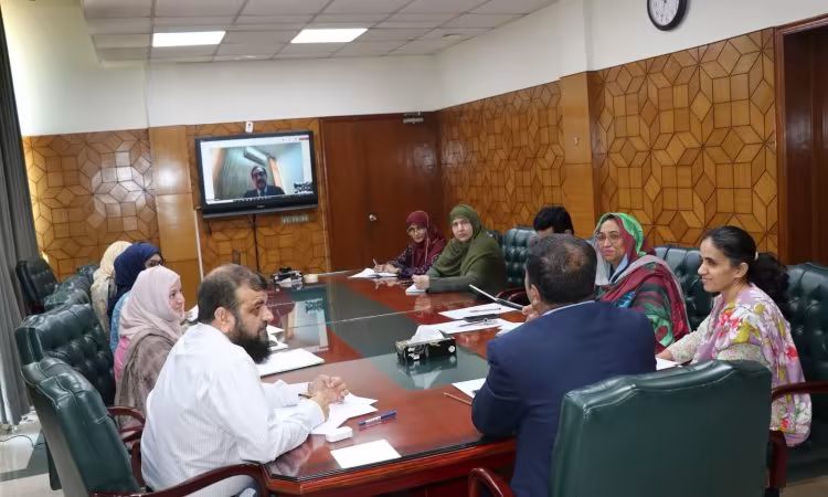 Dr. Iqbal Chaudhary Visits CEMB-PU to Discuss Collaborative Research in Stem Cell Technology, Biopharmaceuticals and Genetic Testing